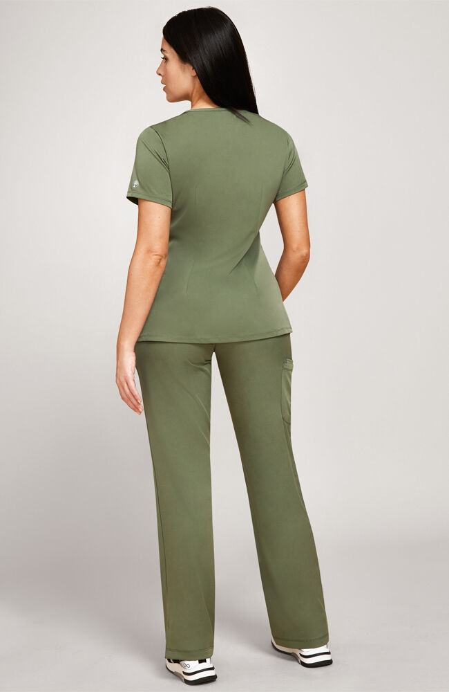 Best scrub pants for big thighs 2025