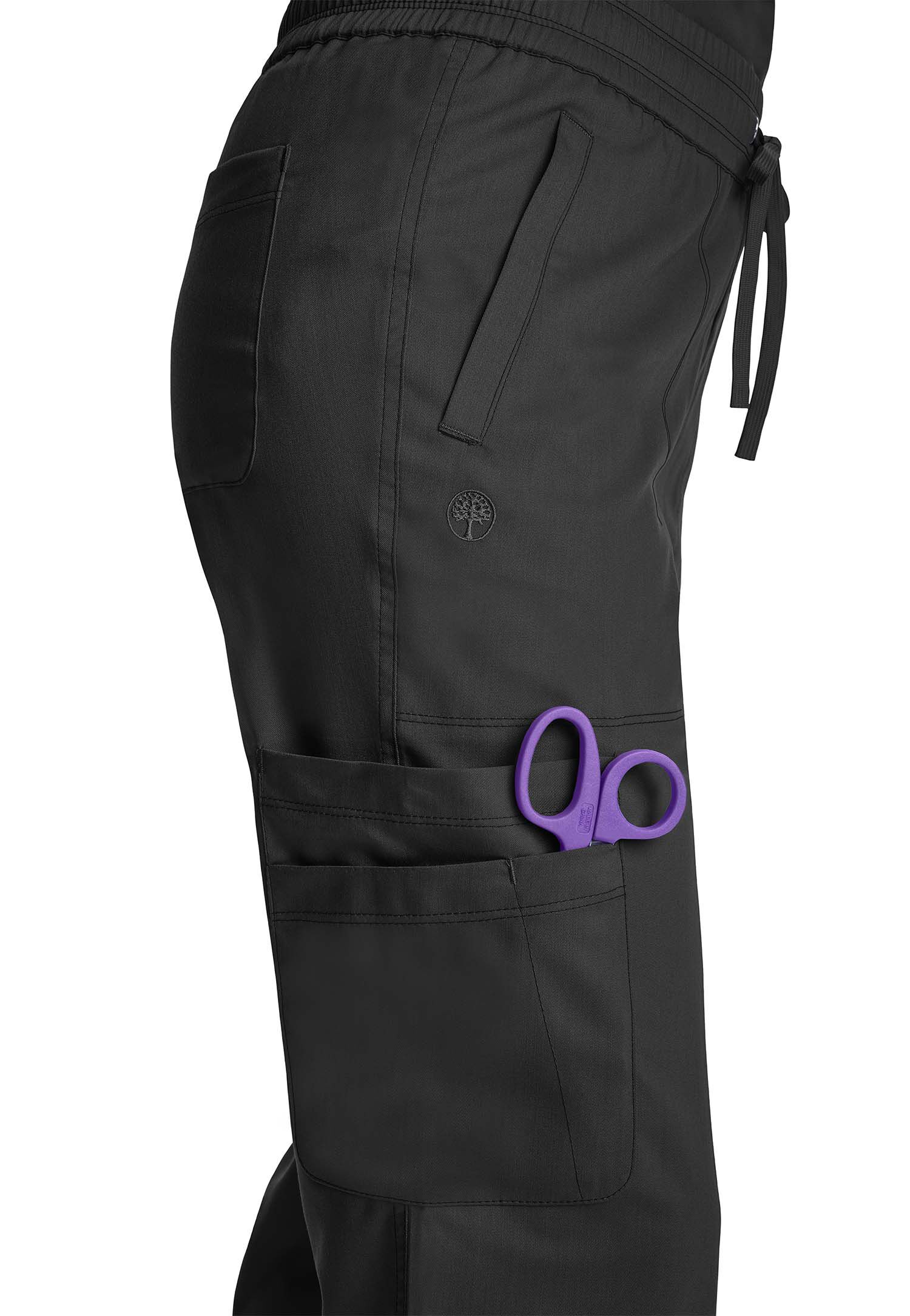 Tia Pant image number 5