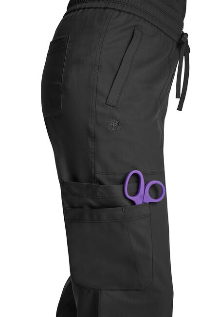 Tia Pant image number 5